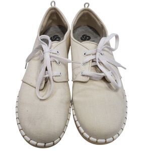 Clarks Cloudsteppers Womans Size 7.5 M Cream Casual Oxford Style Shoes